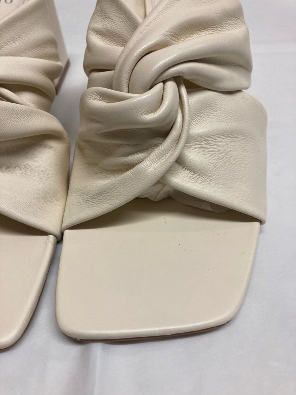 NWOT Vince Camuto Leather Crossband Block Heel Slide/Sandal - Picture 4 of 15